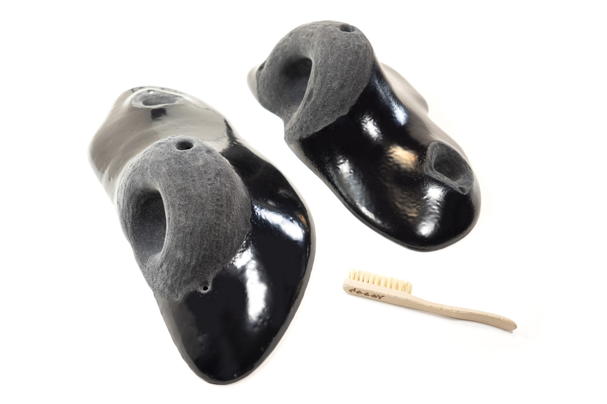 Limestone Snail Jugs